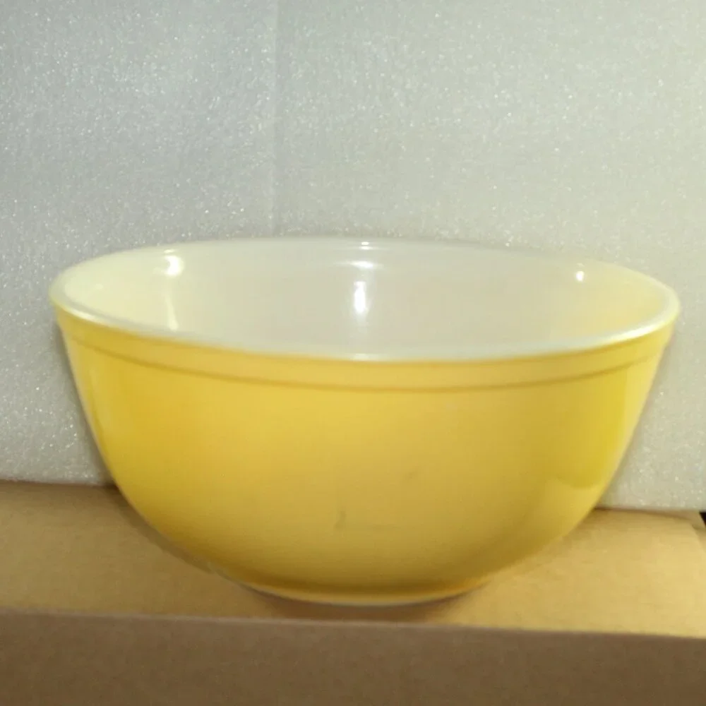 Vintage Pyrex Primary Colors Yellow 403 Nesting/Mixing Bowl 2.5 Quart